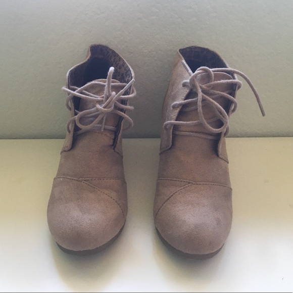 Brown suede fabric wedge heels - Picture 3 of 3